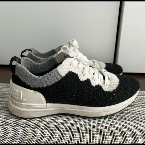 Chanel Knit CC Logo Sneakers - Picture 5 of 6